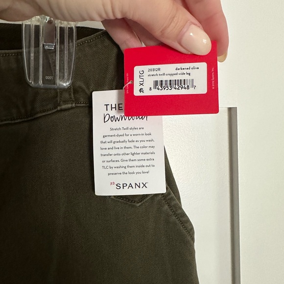 Spanx stretch twill cropped wide leg pant - Picture 7 of 7